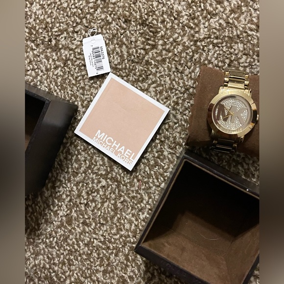 Watch - Picture 5 of 5